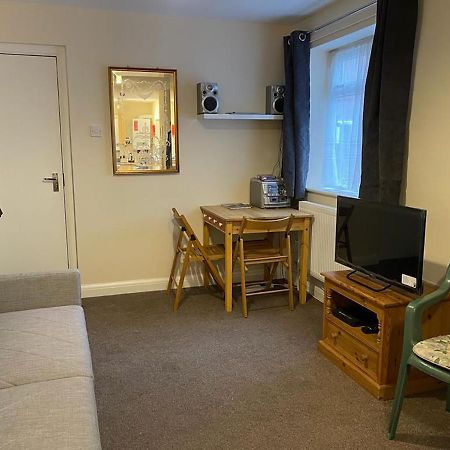 Ham Road Apartment 워딩 외부 사진