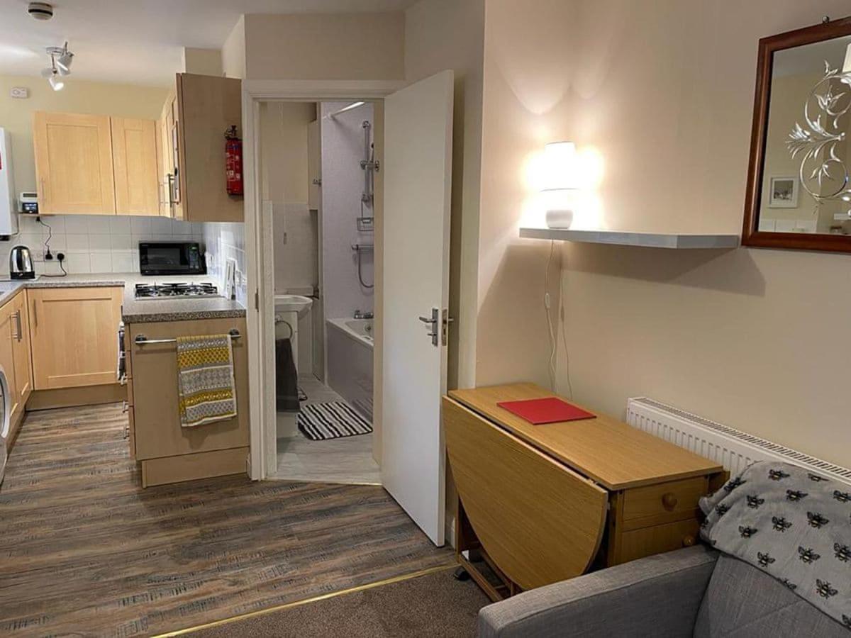 Ham Road Apartment 워딩 외부 사진